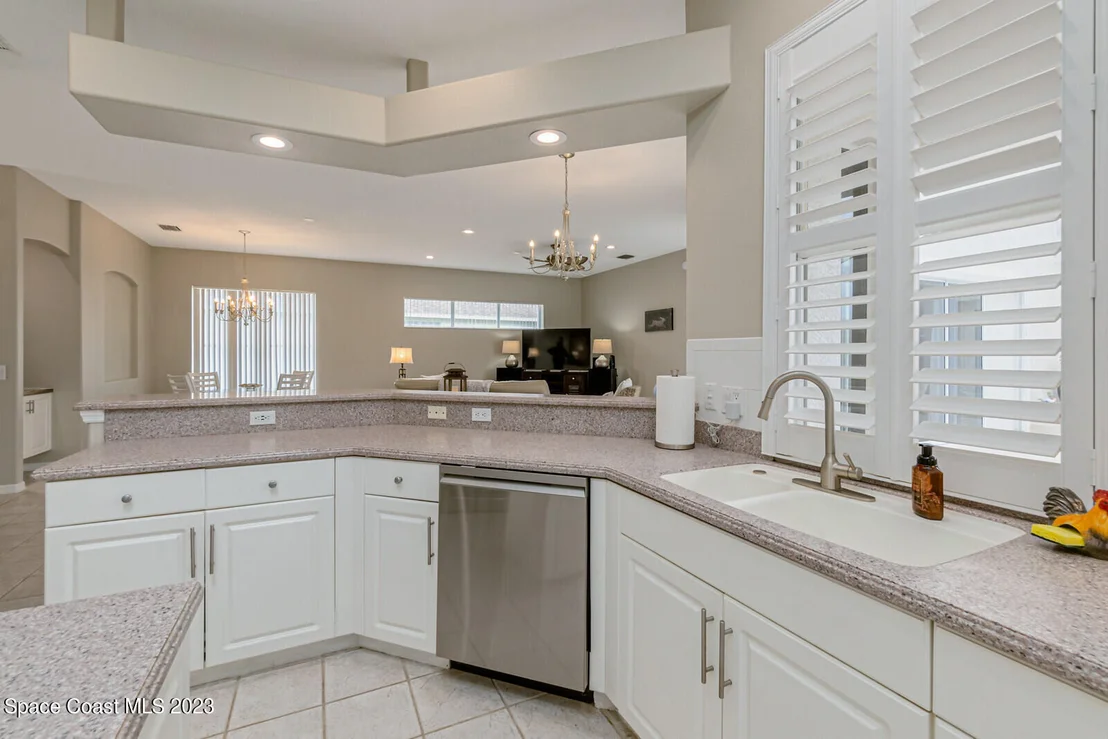 Photo of 859 Villa Drive