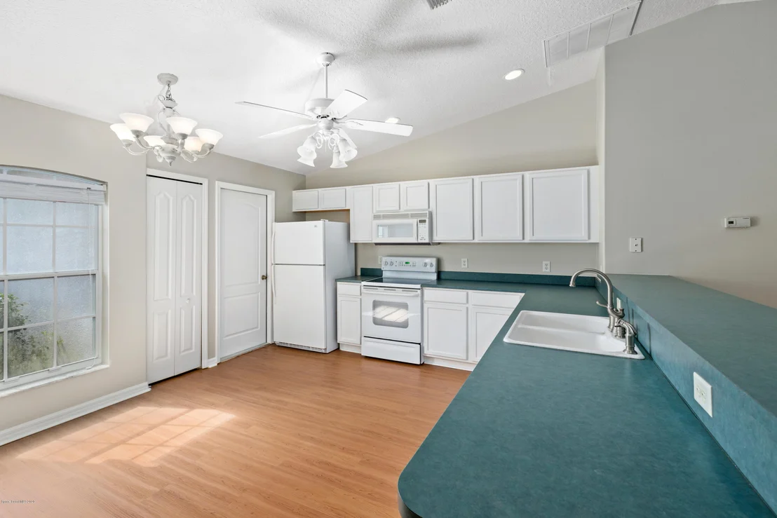Photo of 1100 Pine Creek Circle NE