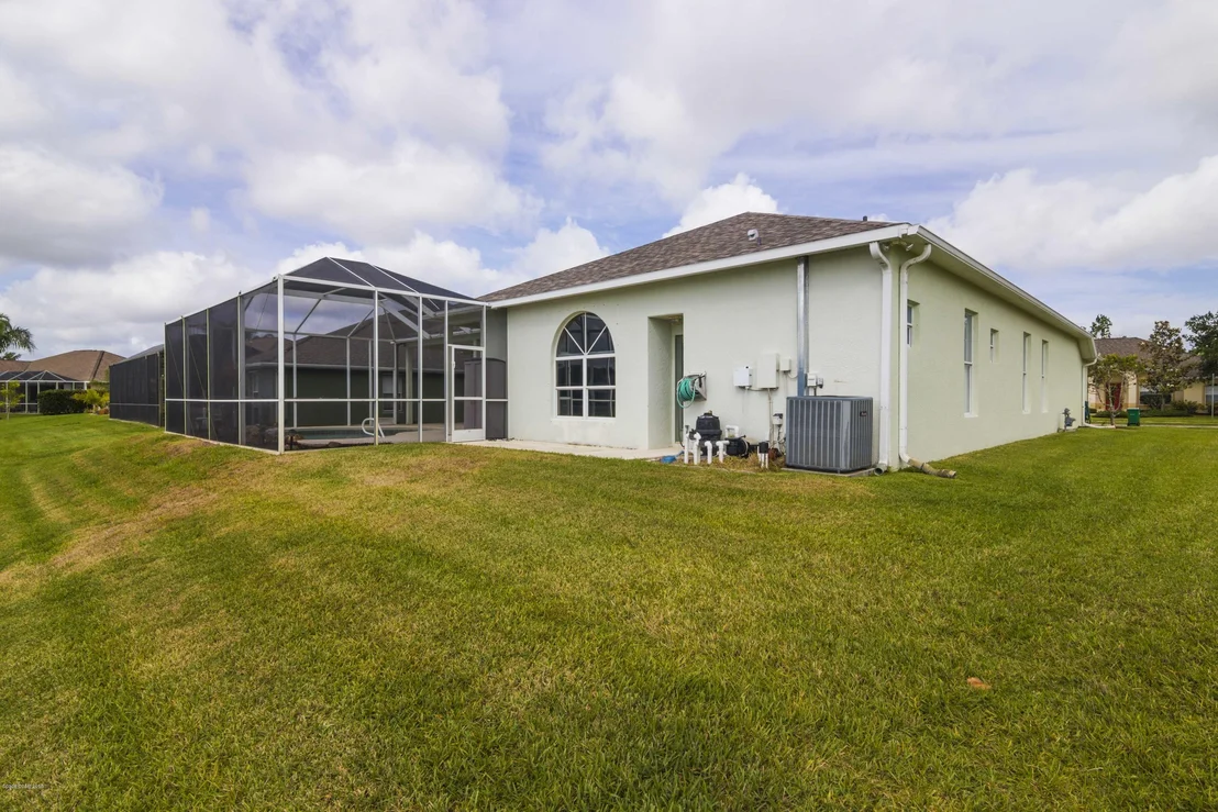 Photo of 4877 Alamanda Drive