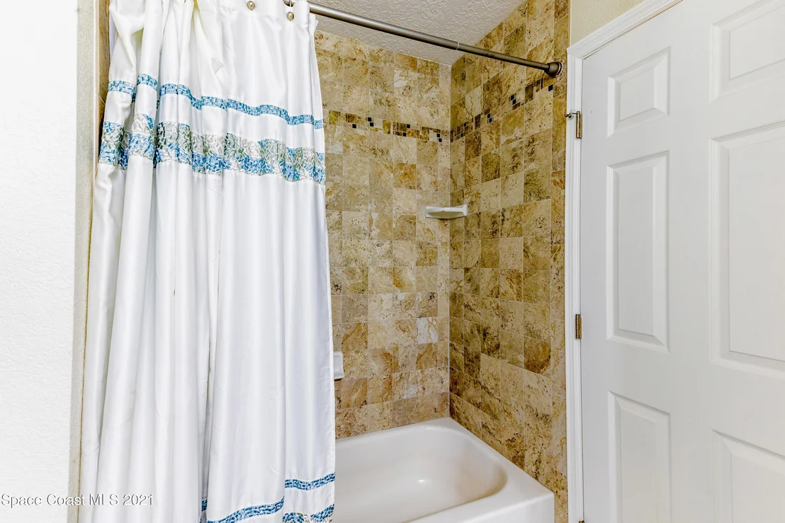 Photo of 391 Riverview Lane