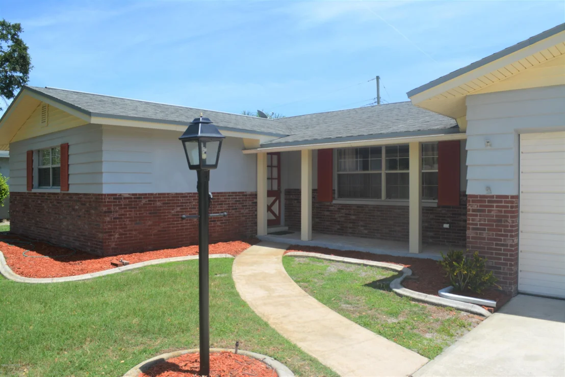 Photo of 913 Kings Post Road