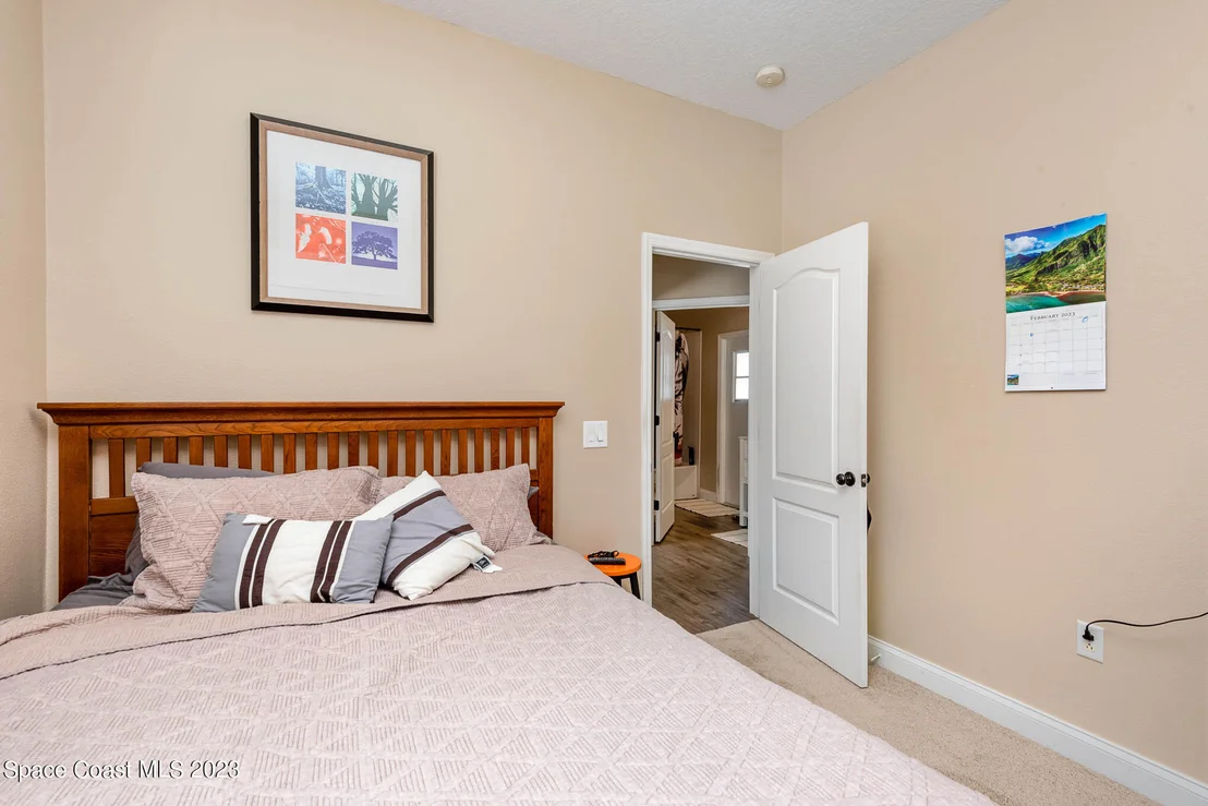 Photo of 402 Waterside Circle