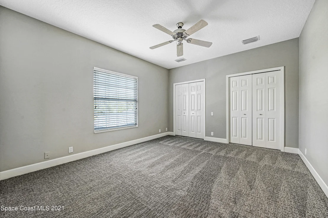 Photo of 882 Oak Park Drive