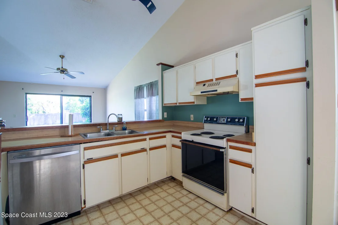 Photo of 1816 Clover Circle