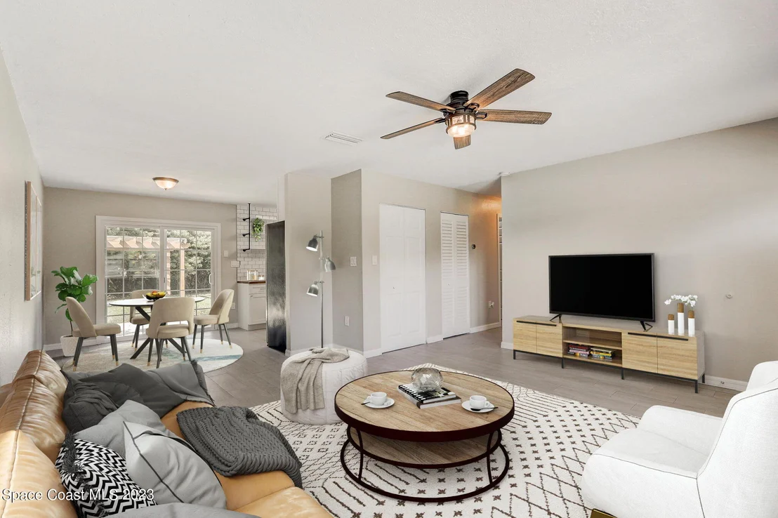 Photo of 2512 N Palm Drive