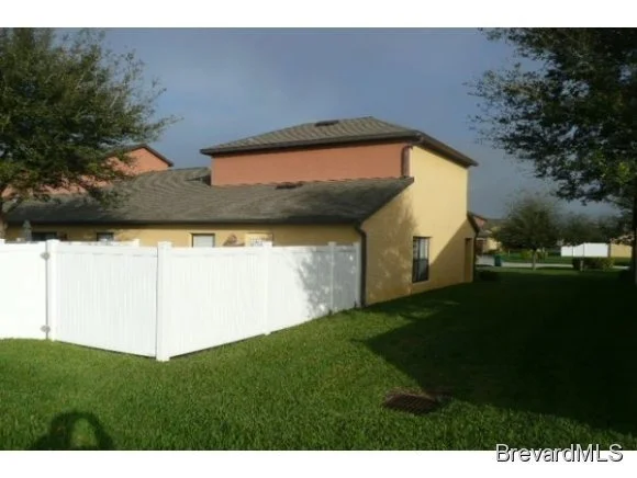 Photo of Unit 101 at 970 Luminary
