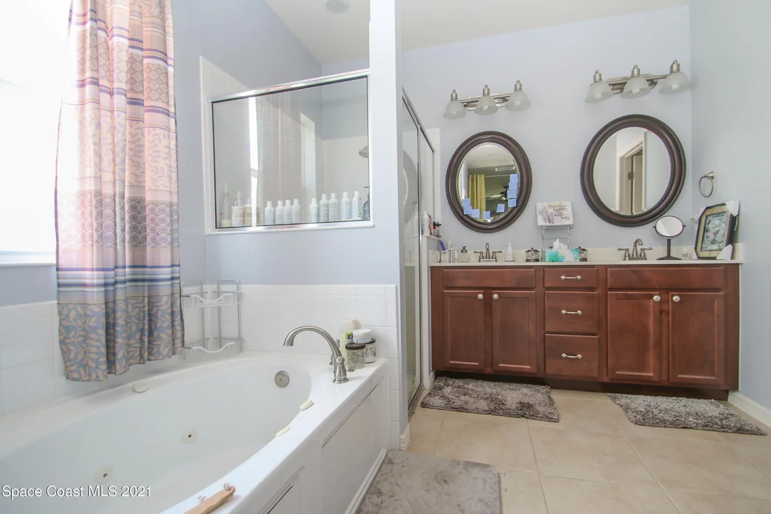 Photo of 3244 Hawthorne Avenue