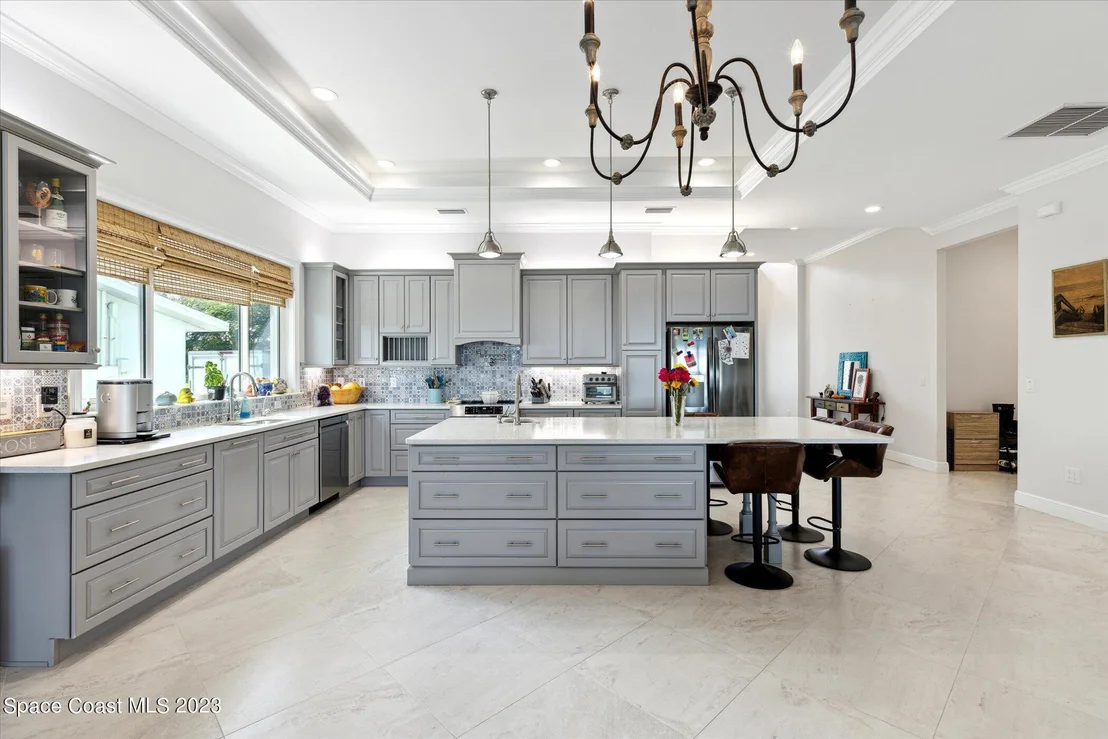 Photo of 3835 Riverside Drive
