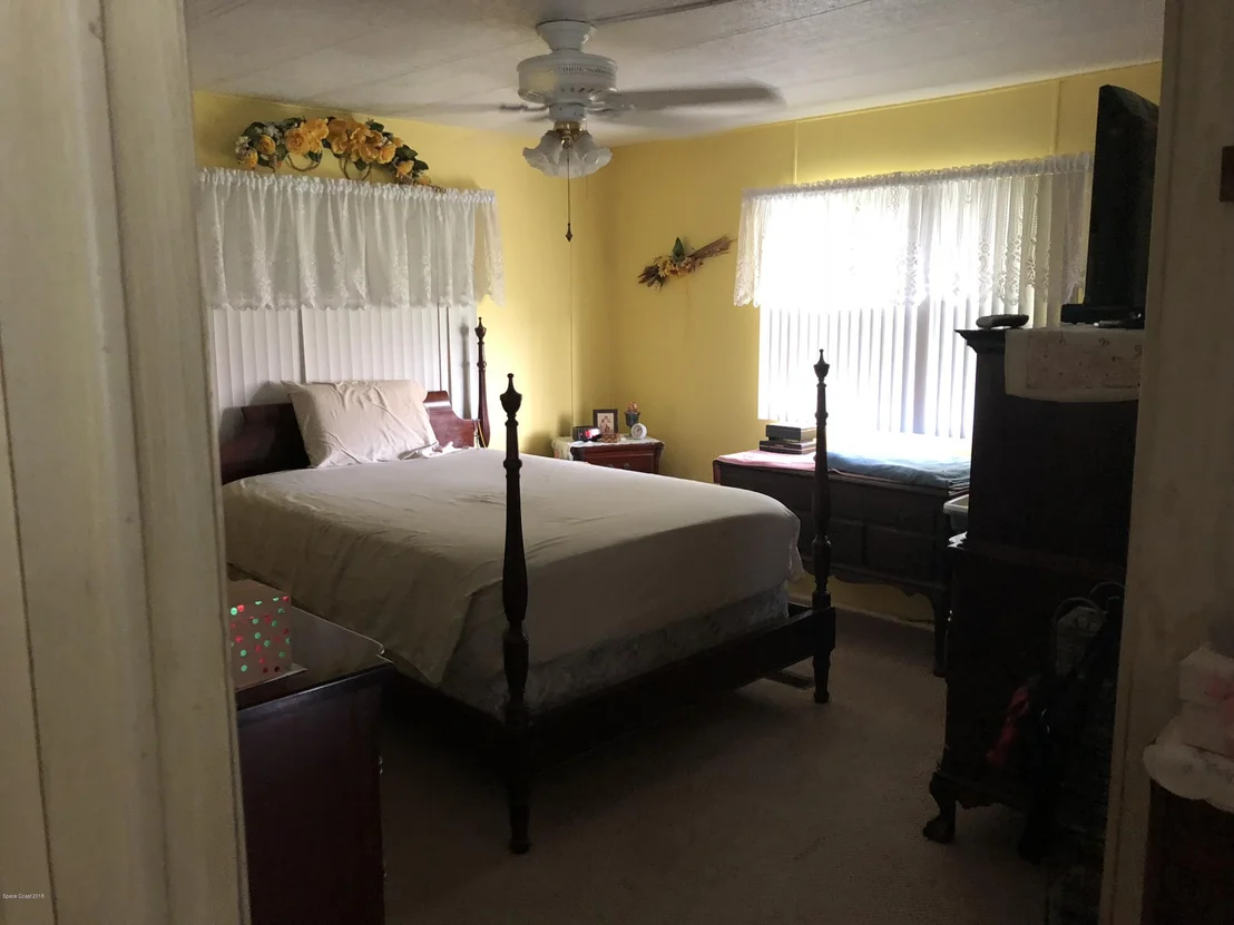 Photo of 1924 NE Coco Plum Street NE