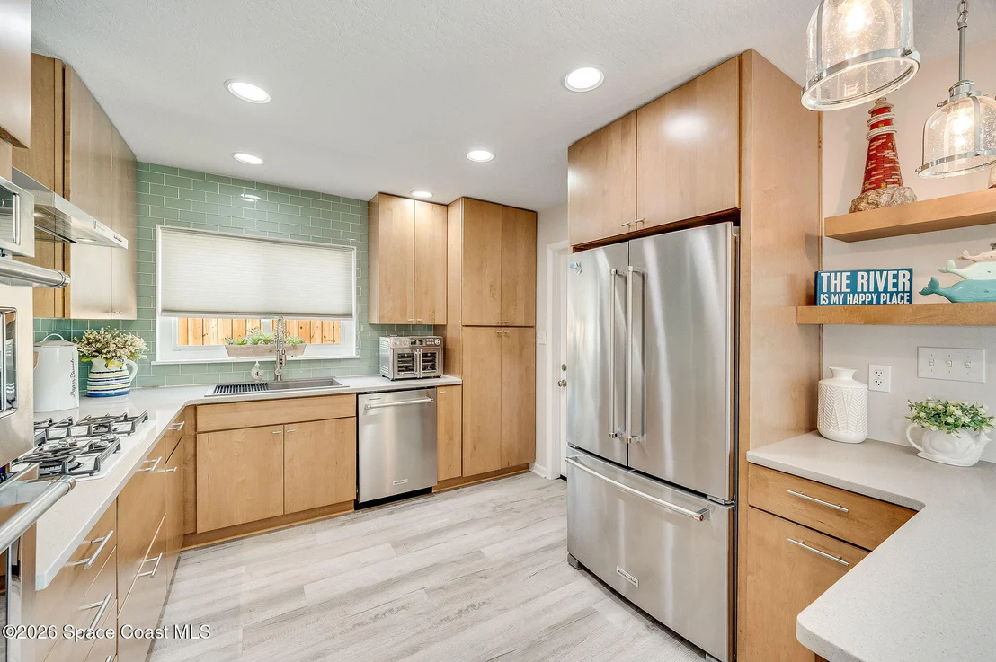 Photo of 452 Cardinal Drive
