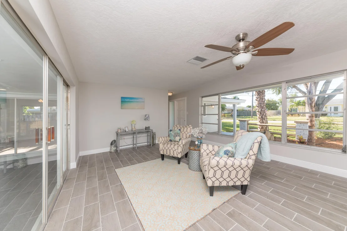Photo of 405 Cardinal Drive