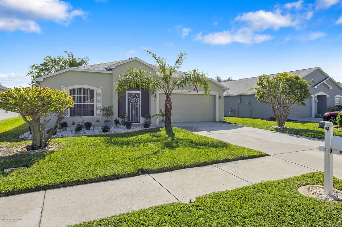 Photo of 693 Lake George Drive
