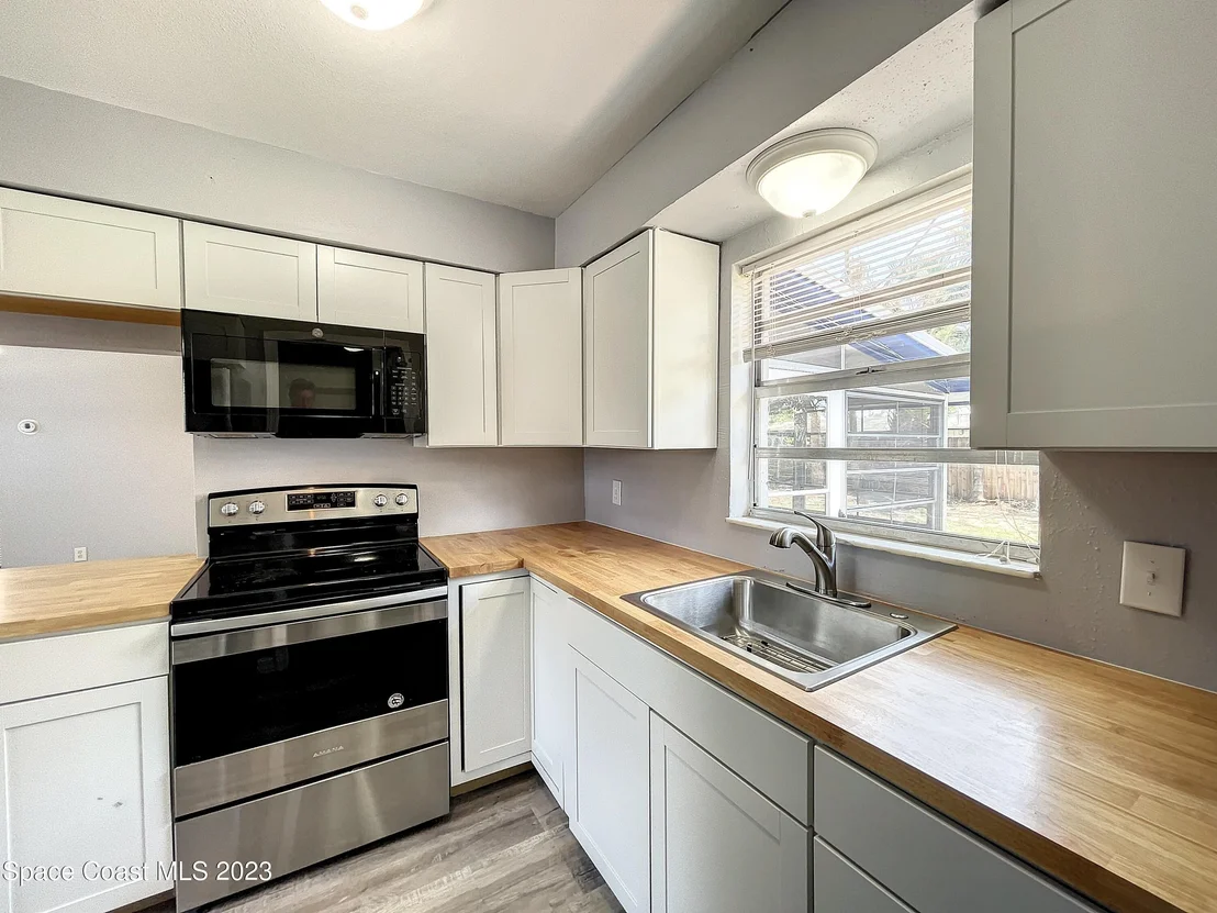 Photo of 993 Alsup Drive