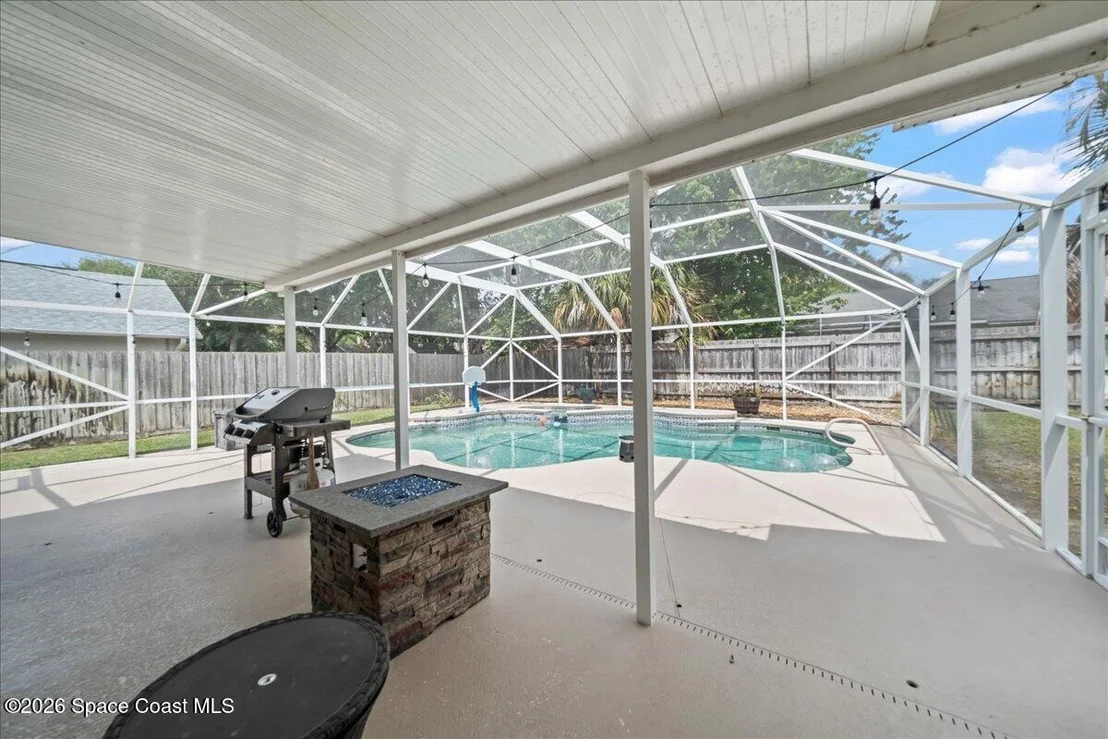 Photo of 3320 Lakeview Circle