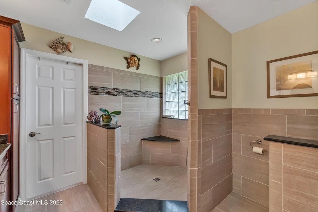 Photo of 2550 Waring Lane