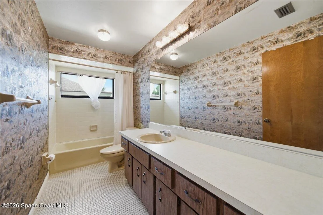 Photo of 653 Doral Lane