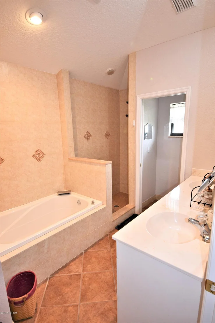 Photo of 1625 James Circle