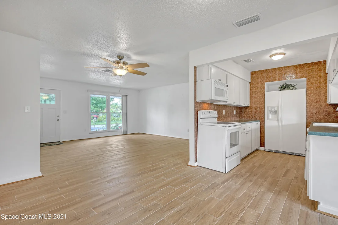 Photo of 1415 Cindy Circle NE