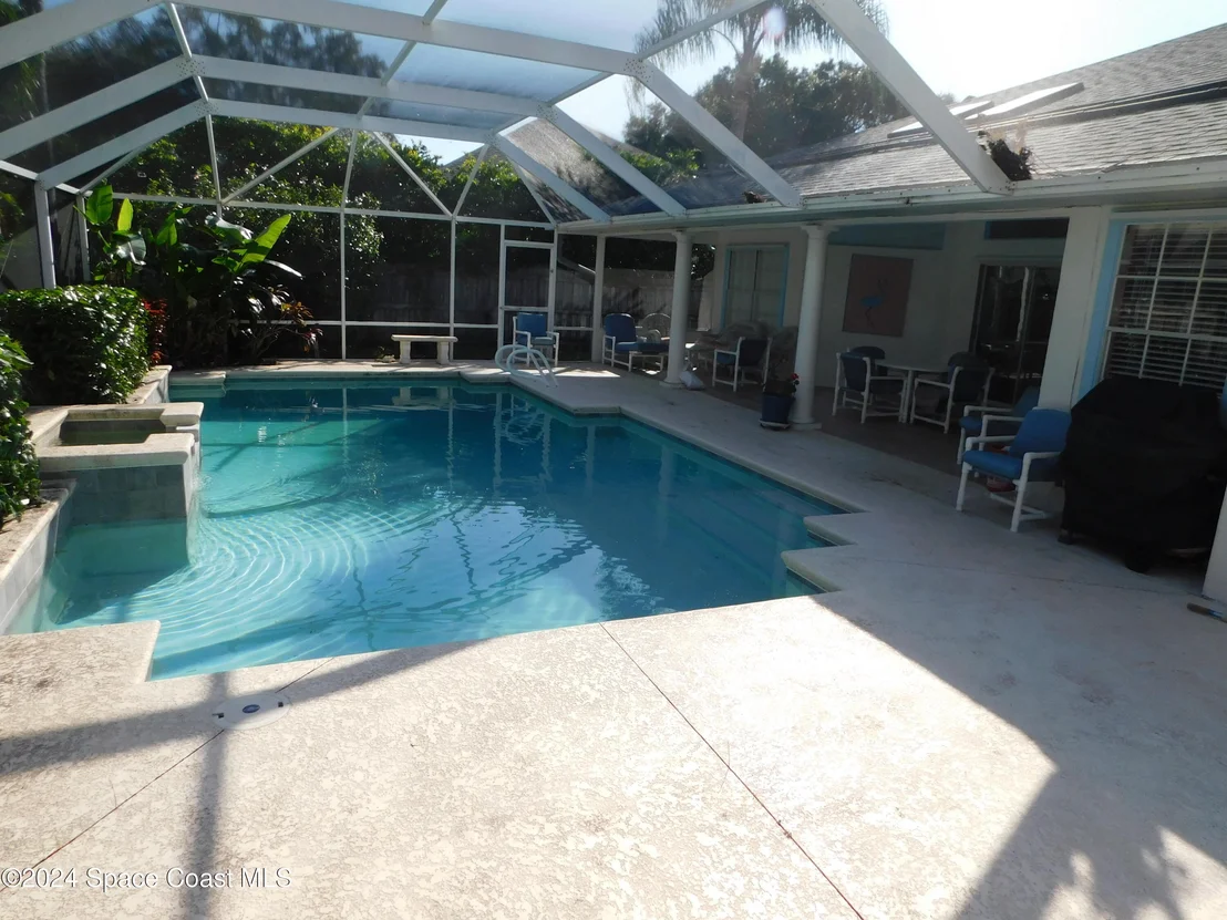 Photo of 984 Whisperoak Drive
