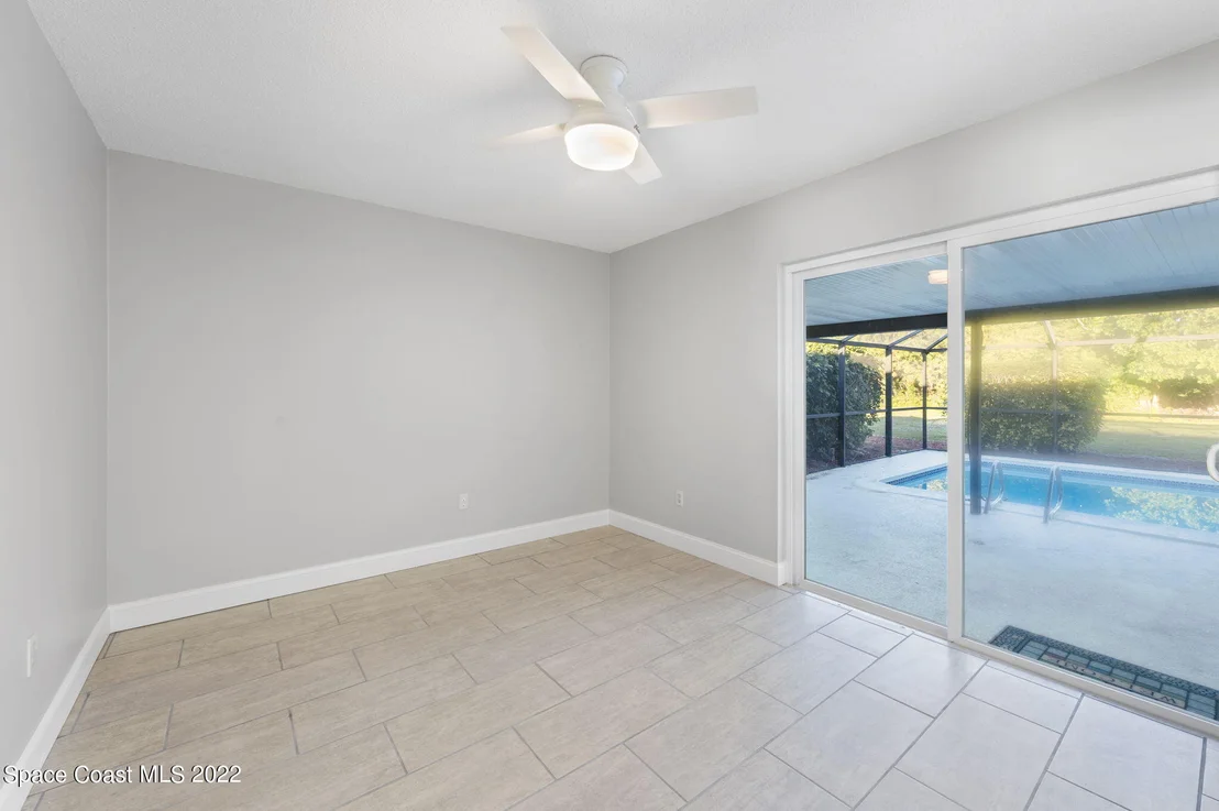 Photo of 1141 Cromey Road NE