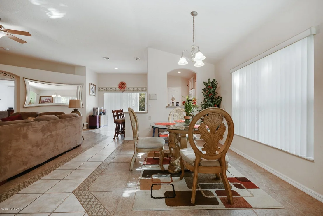 Photo of 973 Villa Drive