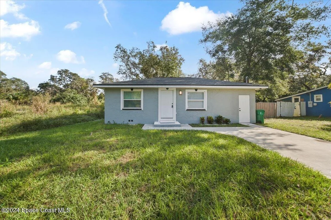 Photo of 2651 Pineapple Avenue