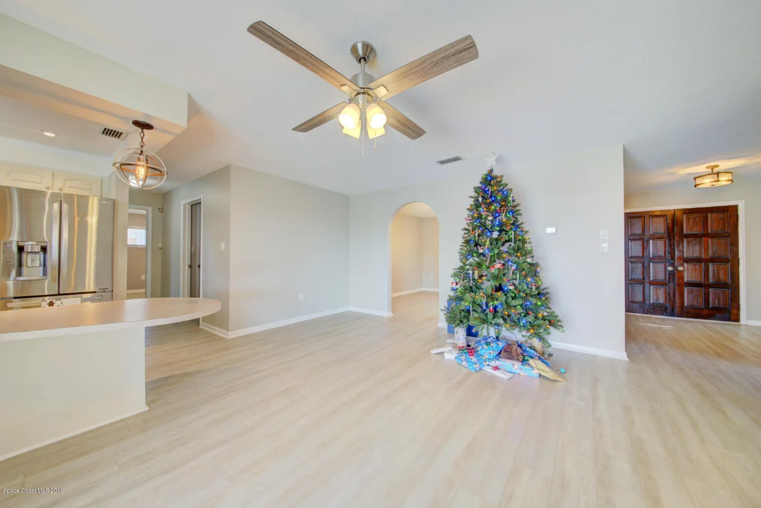 Photo of 343 Dorset Drive