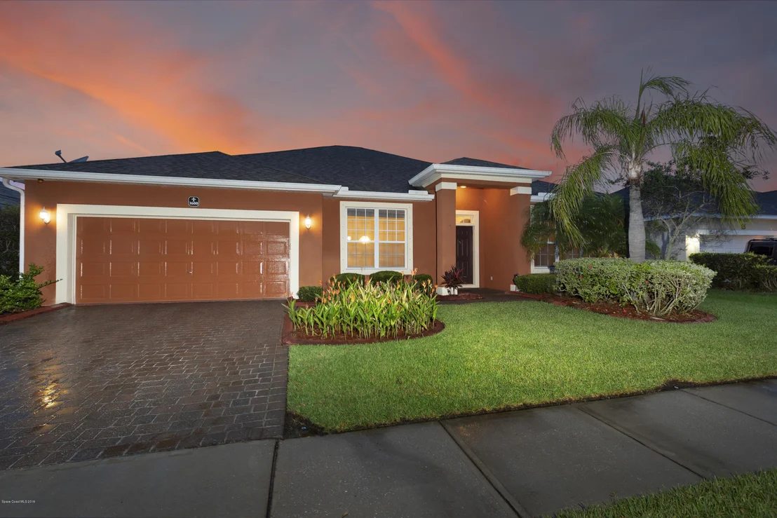 Photo of 1600 Bridgeport Circle