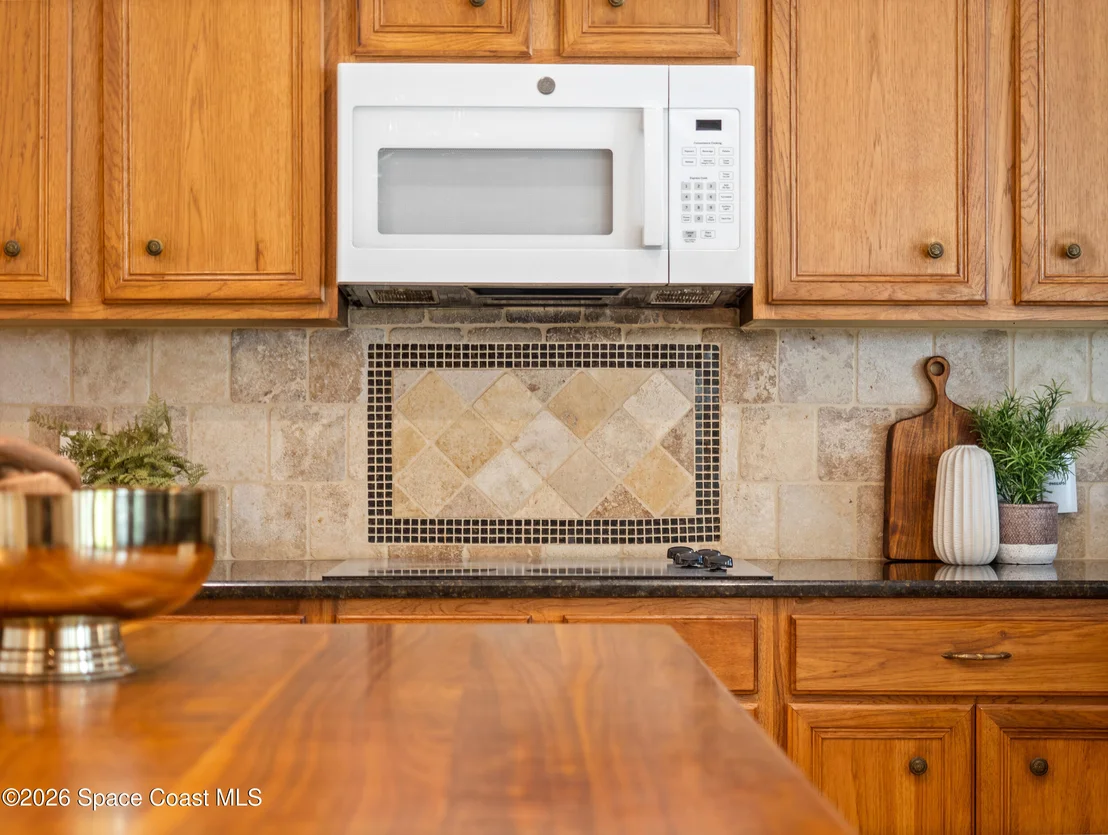 Photo of 992 Balmoral Way