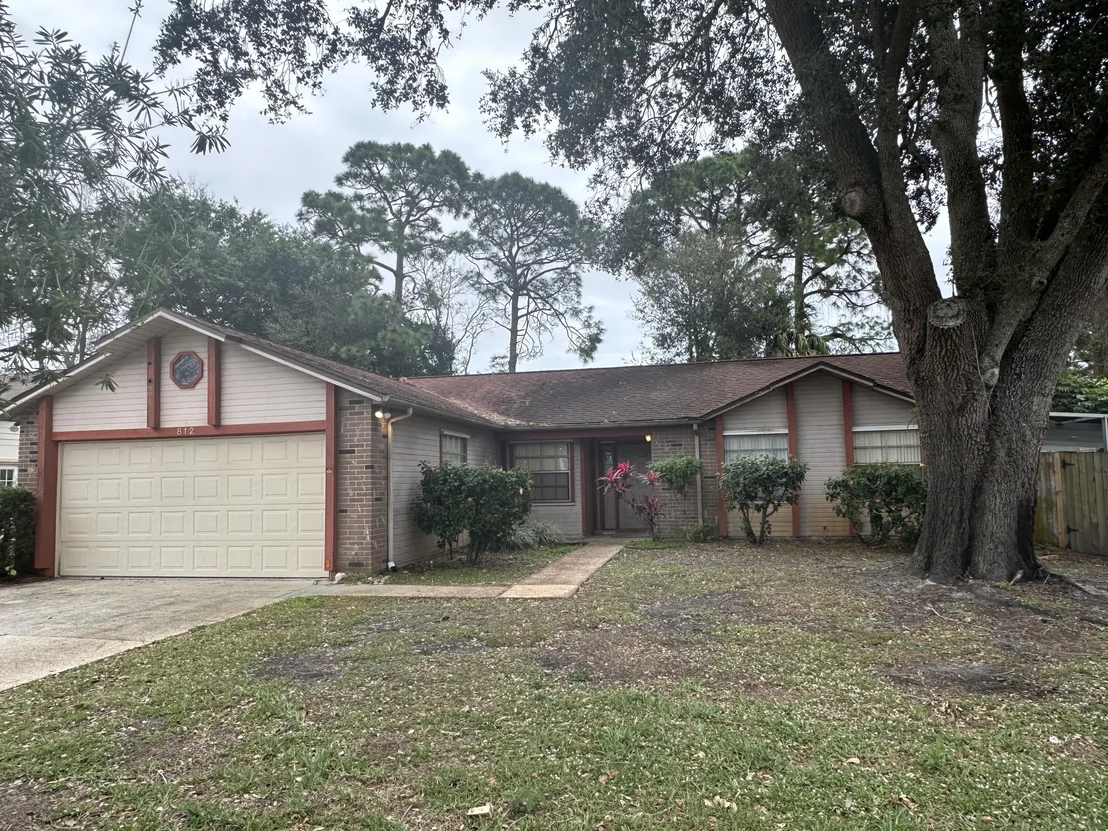 Photo of 812 Pine Valley Court