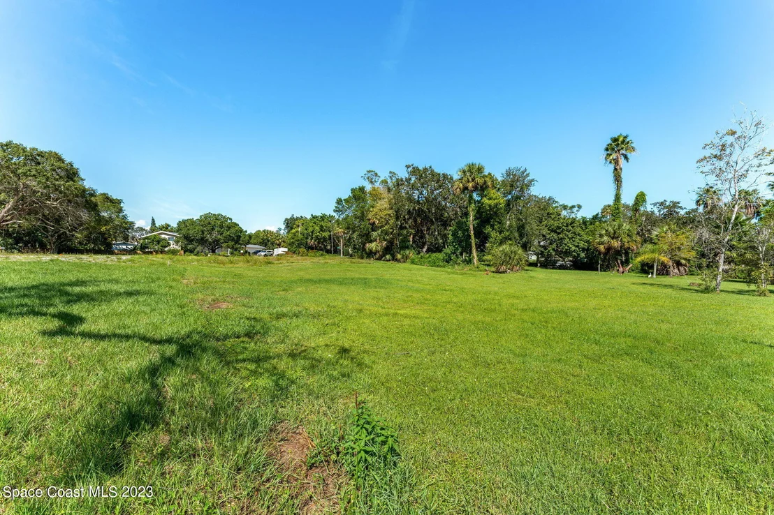 Photo of 409 Roxy Avenue