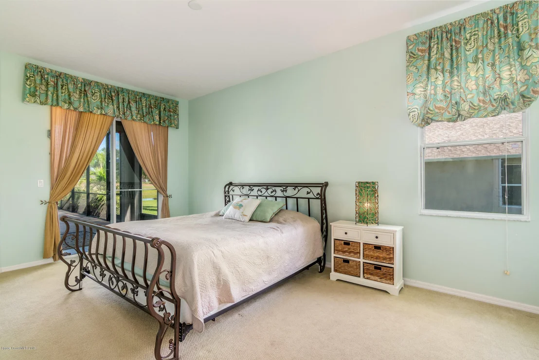Photo of 1890 Windbrook Drive SE