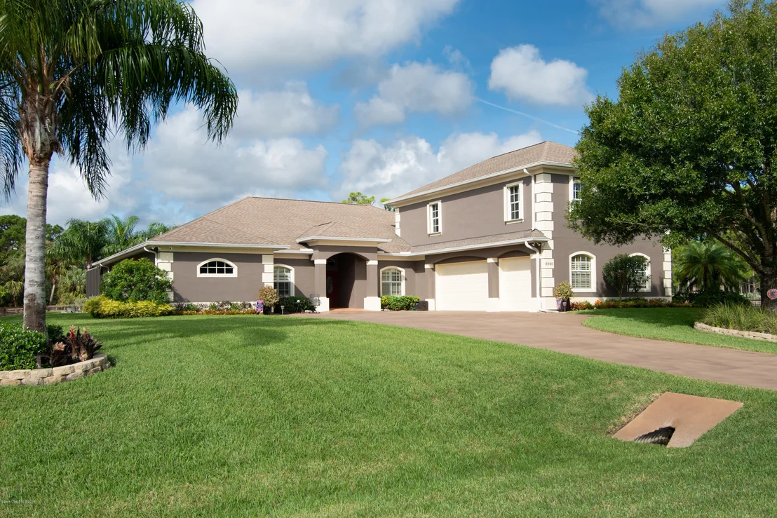 Photo of 6940 Hacienda Drive