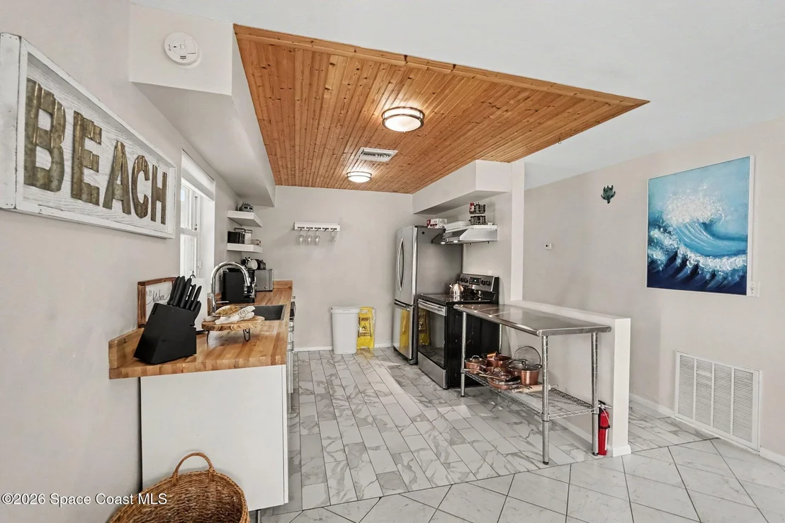 Photo of 302 5th Avenue