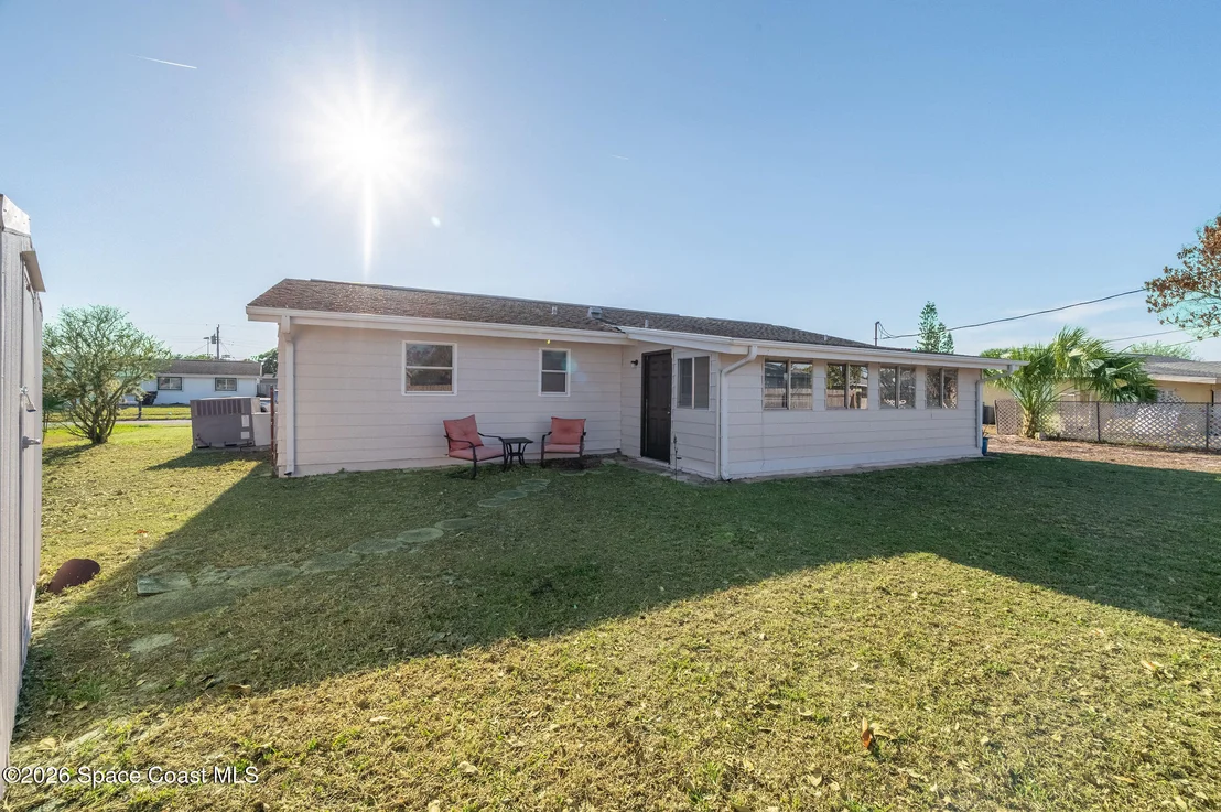 Photo of 995 Eyerly Lane NE