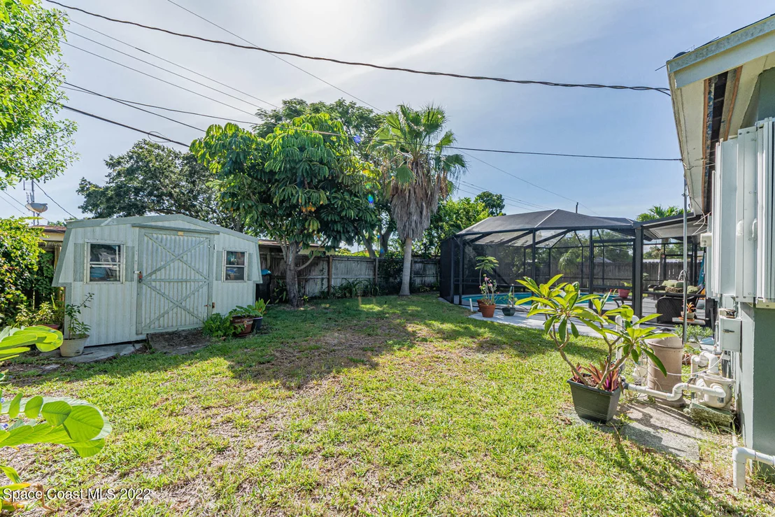 Photo of 931 Bianca Drive NE