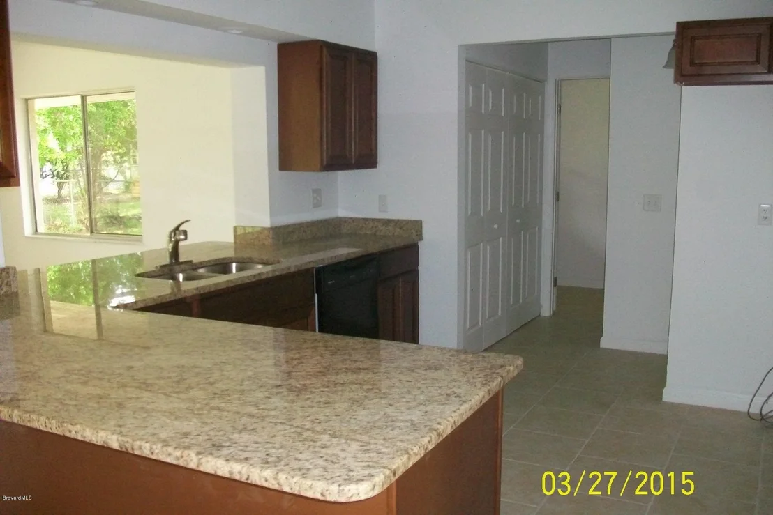 Photo of 1132 NE Mariposa Drive