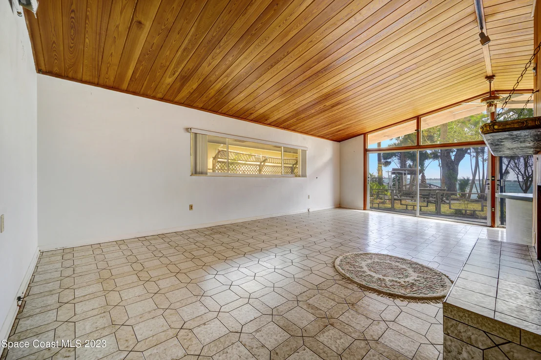 Photo of 3577 N Sylvan Lane
