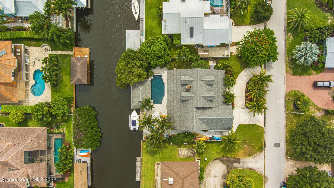 Photo of 416 Riverview Lane