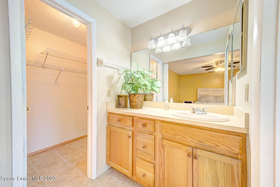 Photo of 1802 Fallon Boulevard NE