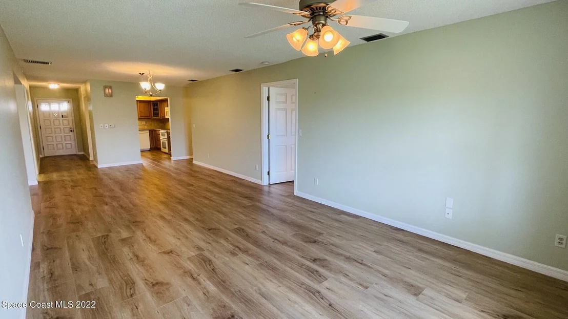 Photo of 216 Chalet Avenue
