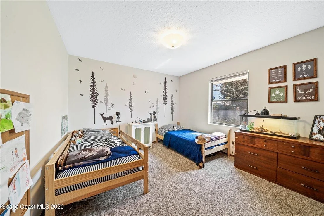 Photo of 4887 Chicago Street