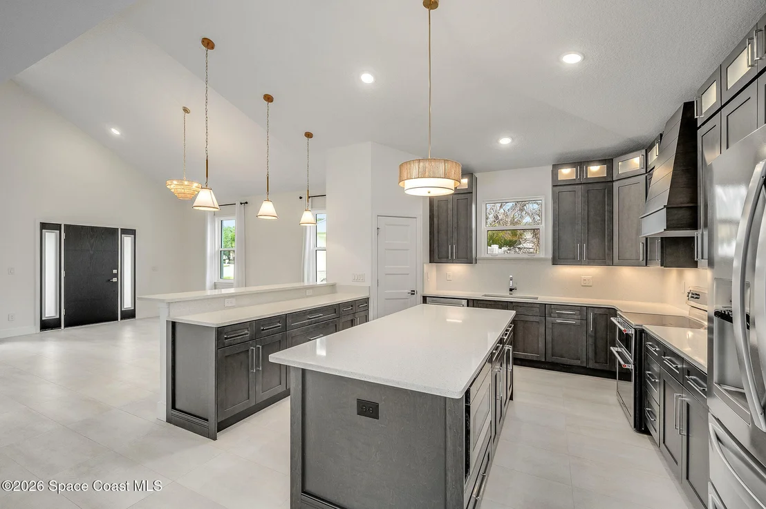 Photo of 2093 Greenway Drive