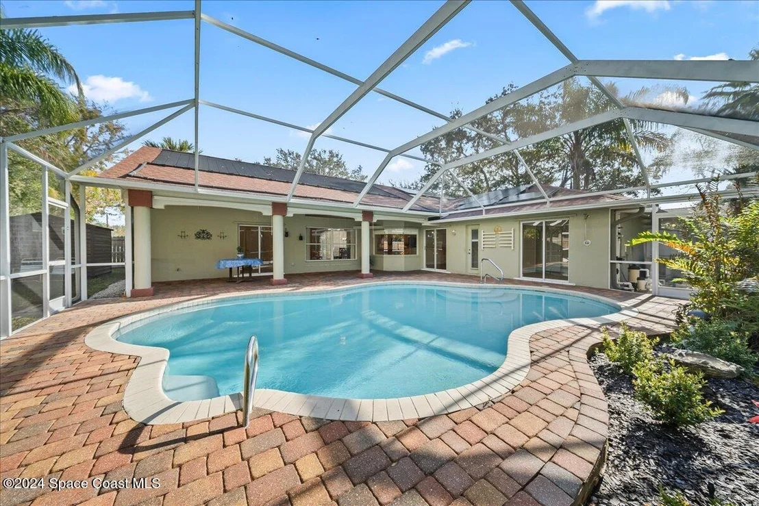 Photo of 4360 Canard Road