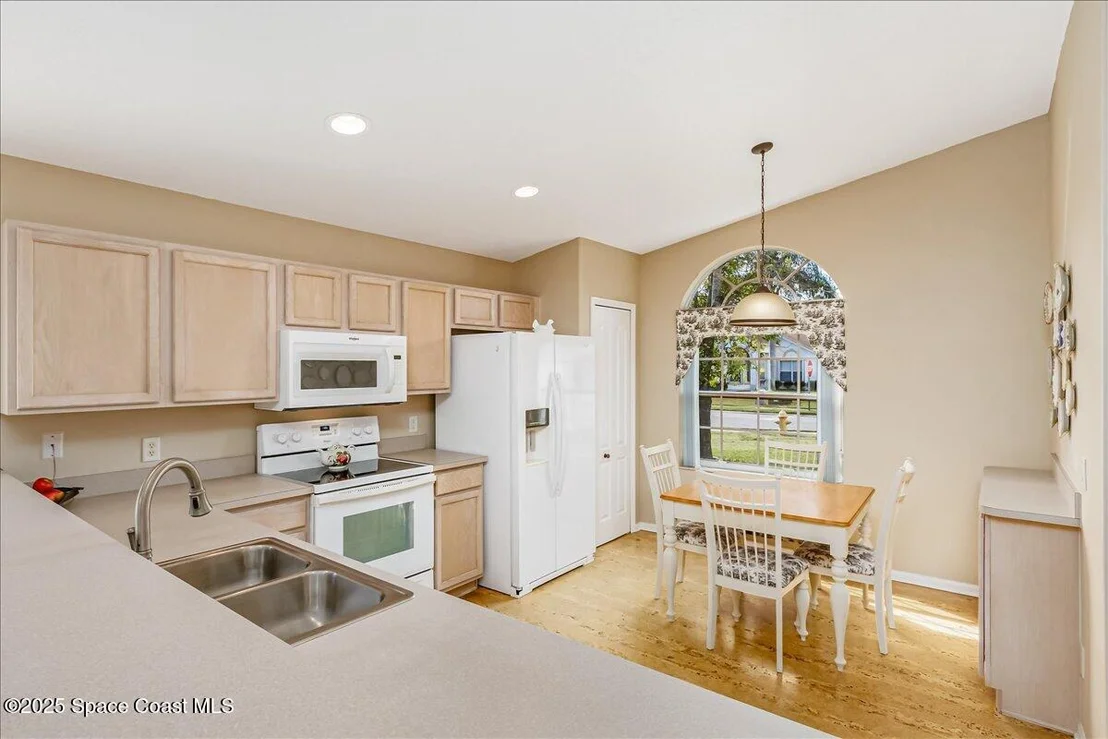 Photo of 1007 Pine Creek Circle NE