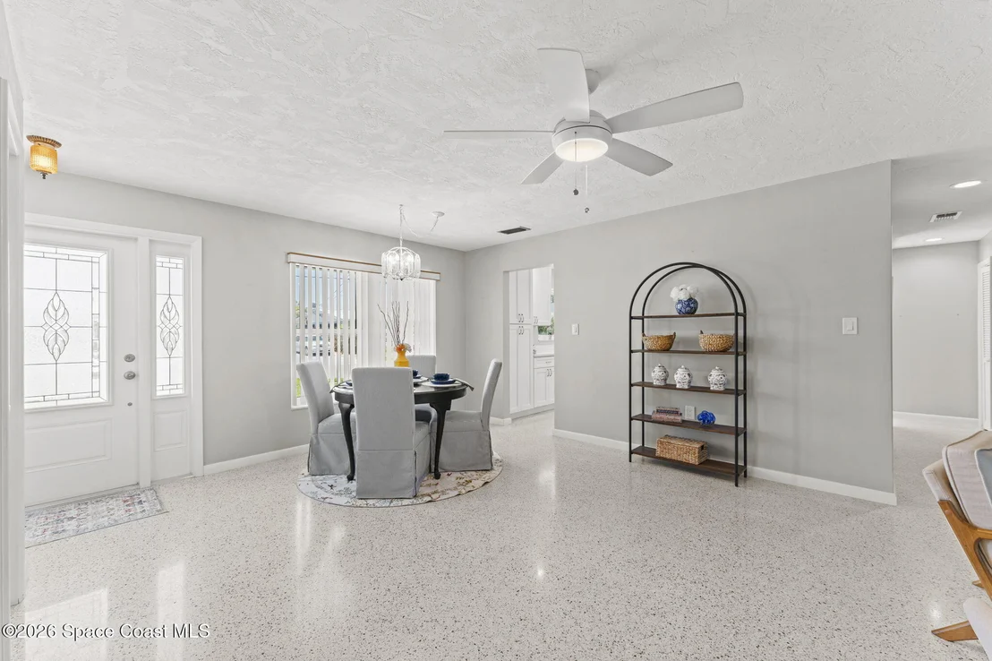 Photo of 465 Cardinal Drive