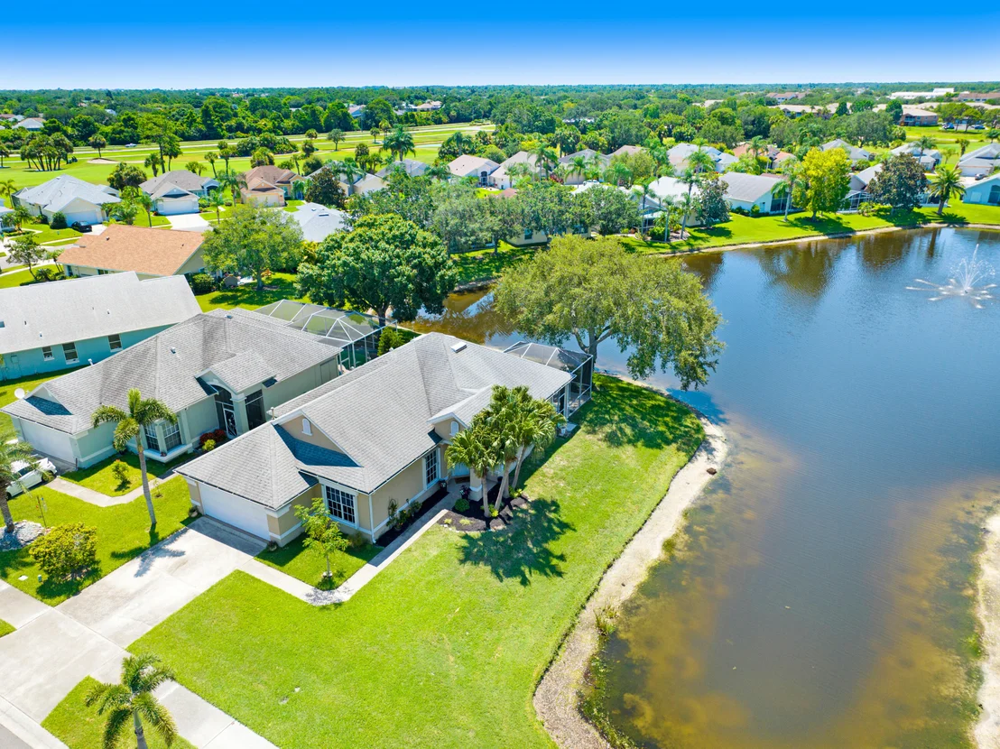 Photo of 2299 Addington Circle