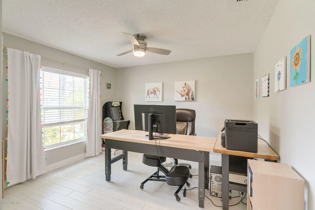 Photo of 877 Villa Drive
