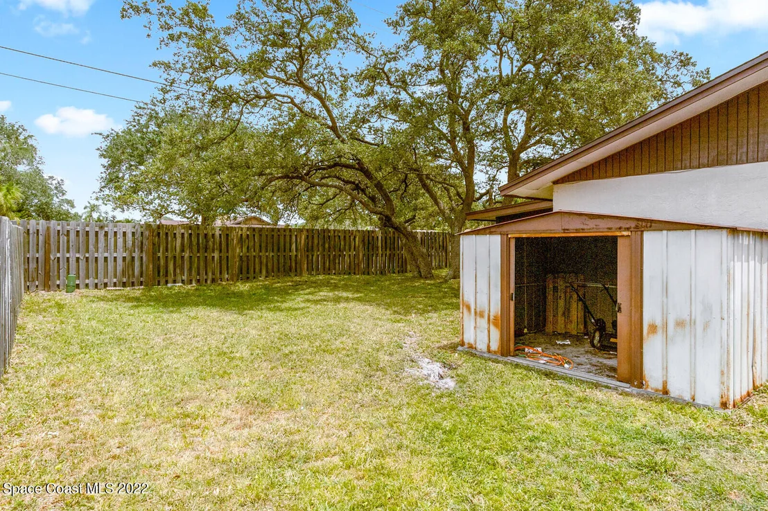Photo of 1878 Ontario Circle N
