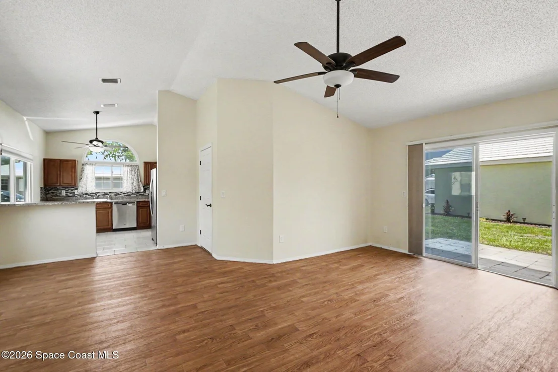 Photo of 882 Wateroak Drive NE